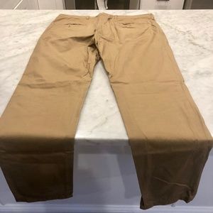 Club Monaco men's Connor stretch chino, tan 34/32